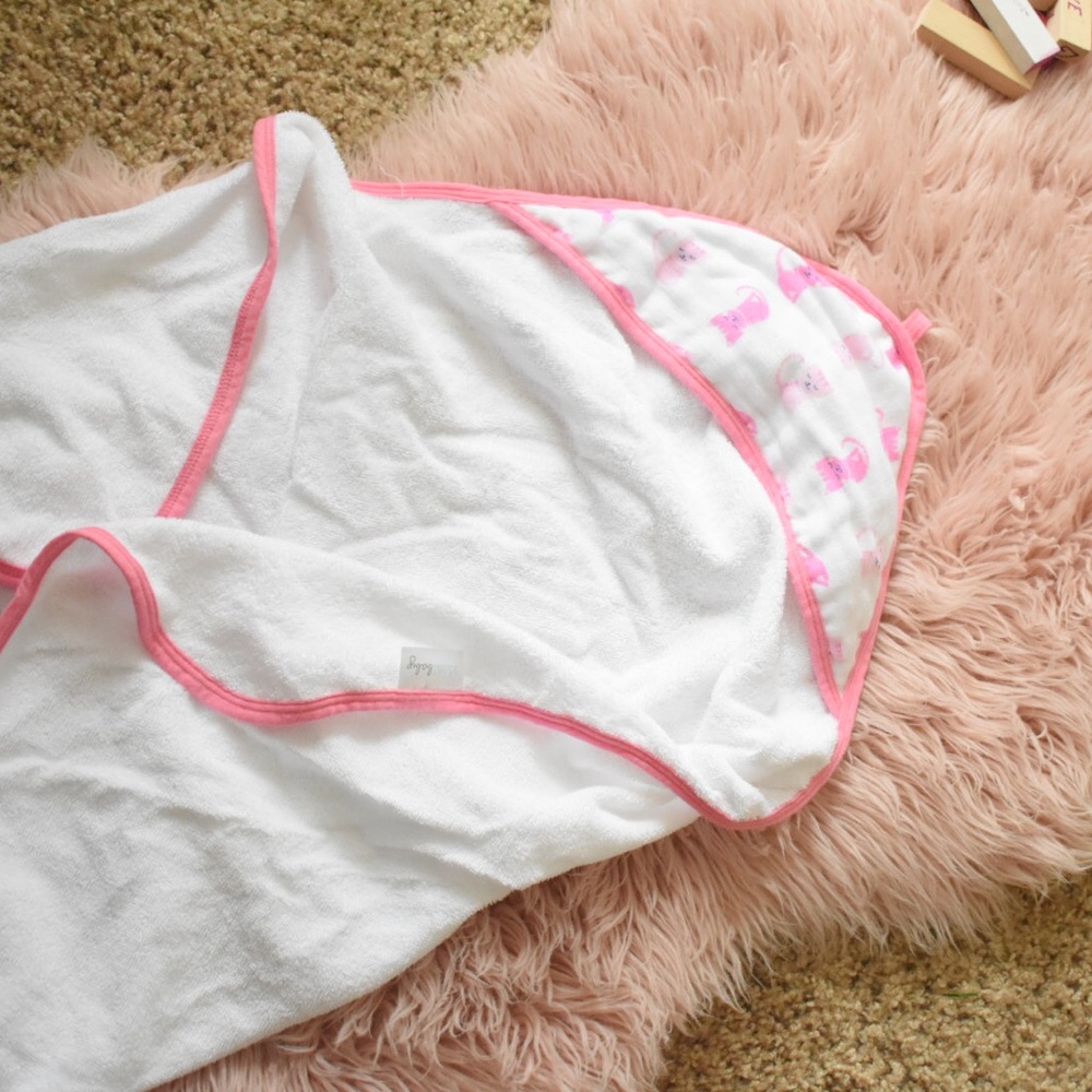Pink Kitty Hooded Towel 🐱🐱